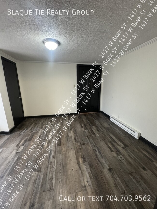 Building Photo - 1417 W Bank St