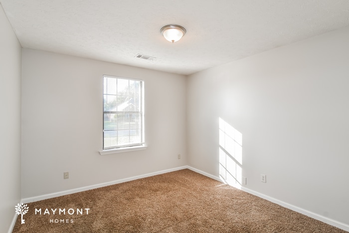 Building Photo - 6355 Sandy Ridge Curv