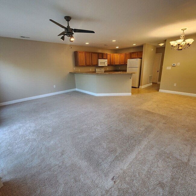 Building Photo - Morehead City Townhouse