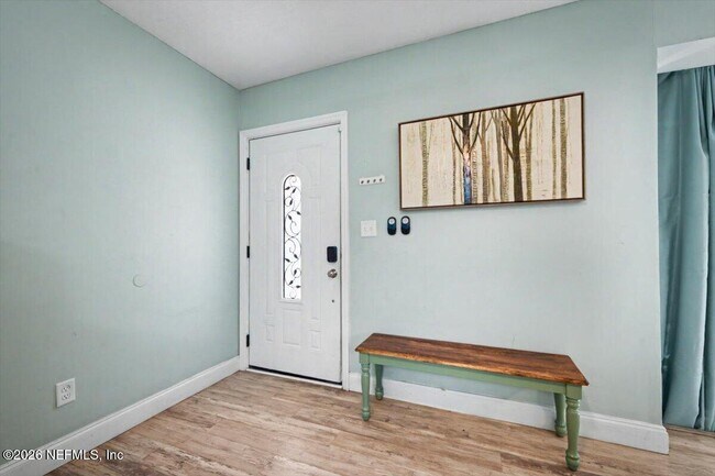 Building Photo - 719 S Shores Rd