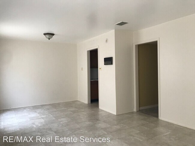 Building Photo - 3 br, 2.5 bath House - 10032 Georgetown