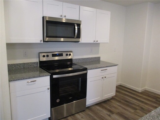 Building Photo - 2400 Granite Cir