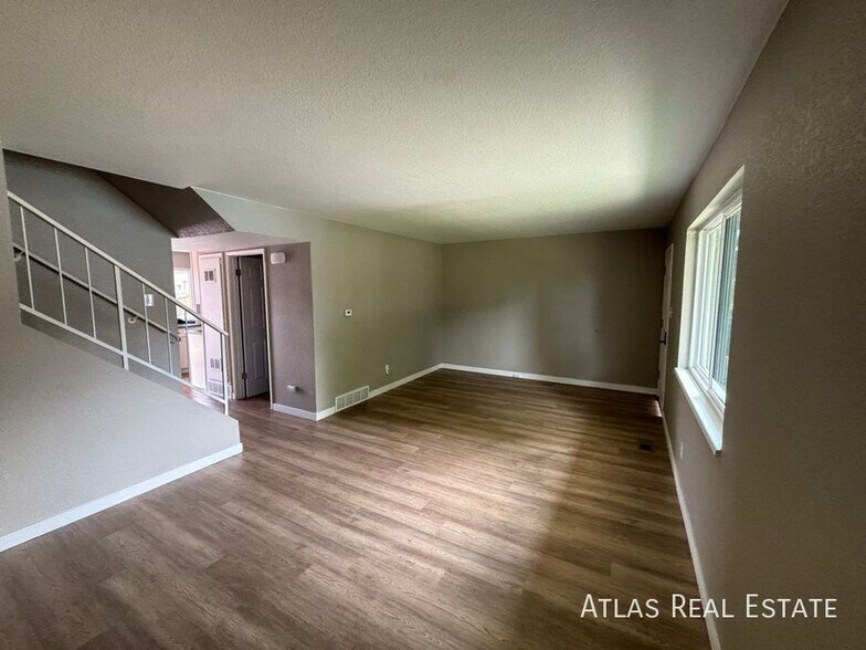 Building Photo - 12883 W Alameda Dr