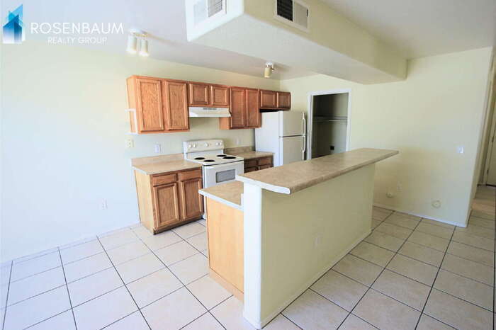 Building Photo - 13211 S Kin Cir