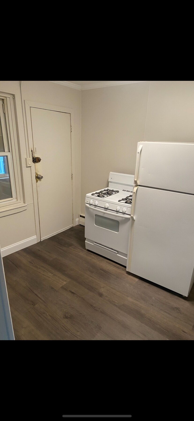 Building Photo - 230 N Hazel St