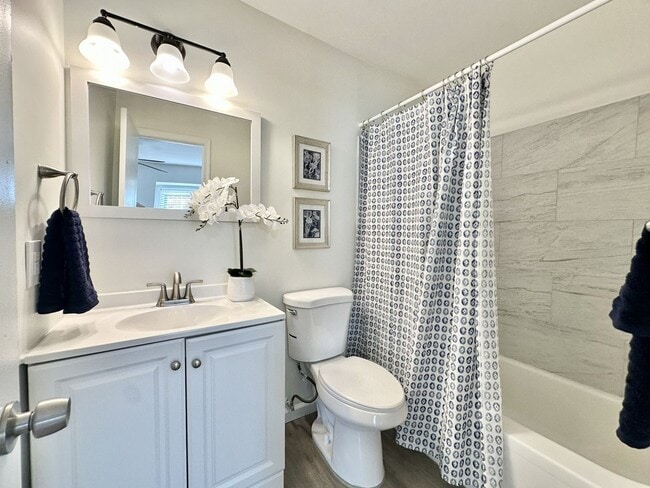 Building Photo - Updated & READY NOW!! A 3-Bedroom Great Neck Home! Excellent Schools! All Appliances Convey!