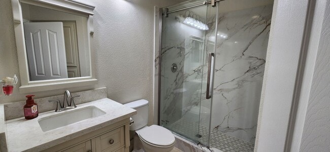 Building Photo - Beautiful 4 Bedroom Home in Elk Grove