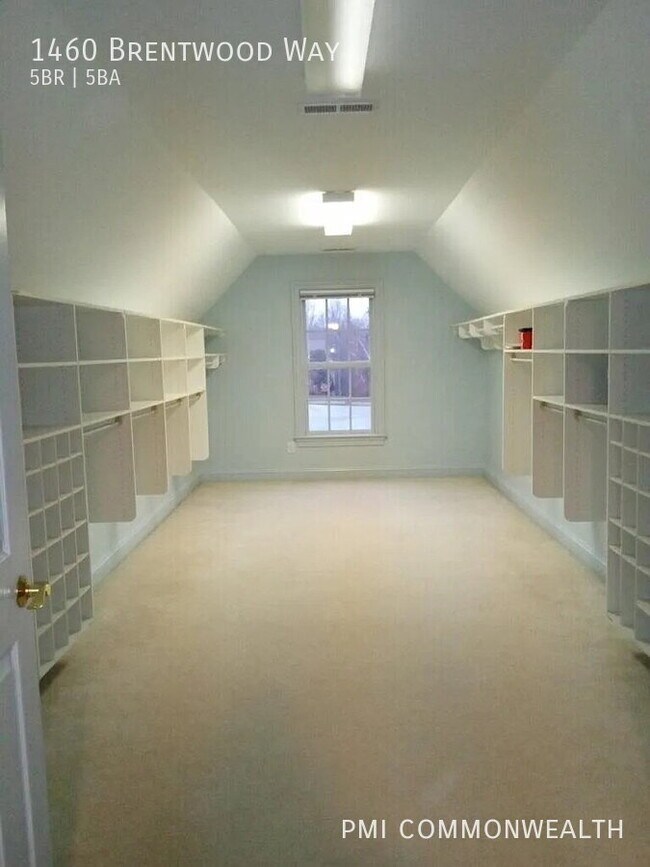 Building Photo - 1460 Brentwood Way