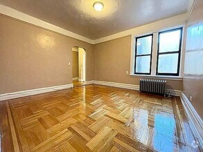 Building Photo - 3 bedroom in BRONX NY 10463