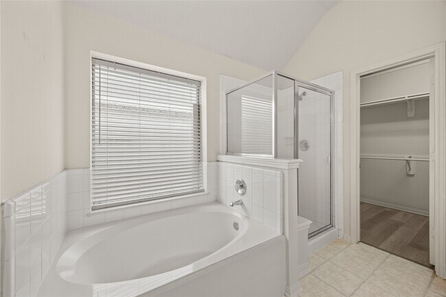 Building Photo - 4823 Lake Daniel Ct