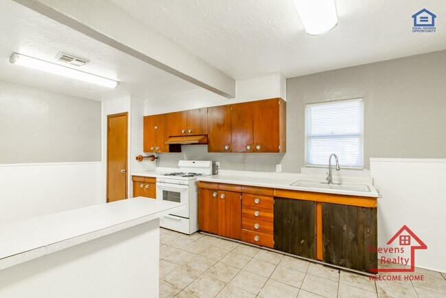 Building Photo - 2524 Prentice NW