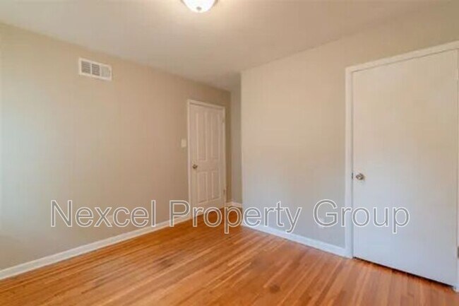 Building Photo - 3349 Northmoor Ave