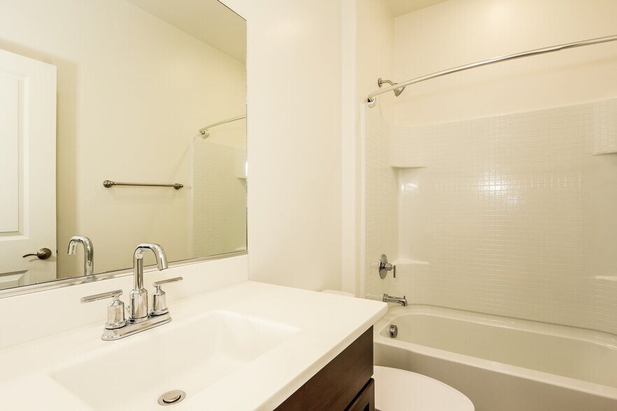 Building Photo - 6989 W Hedge Rose Dr