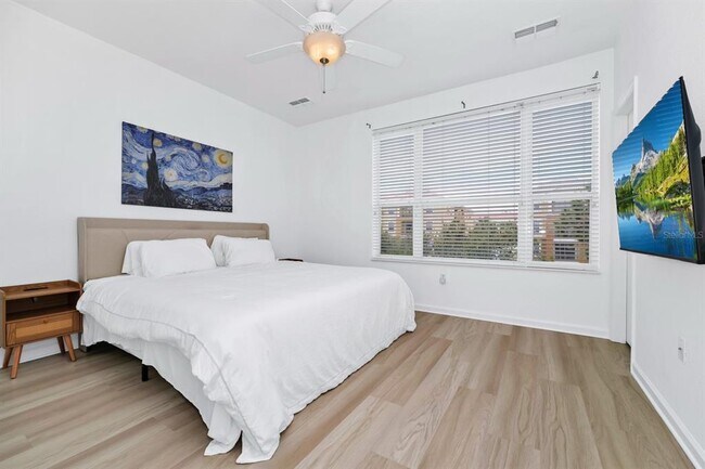 Building Photo - 4830 Tidecrest Ave