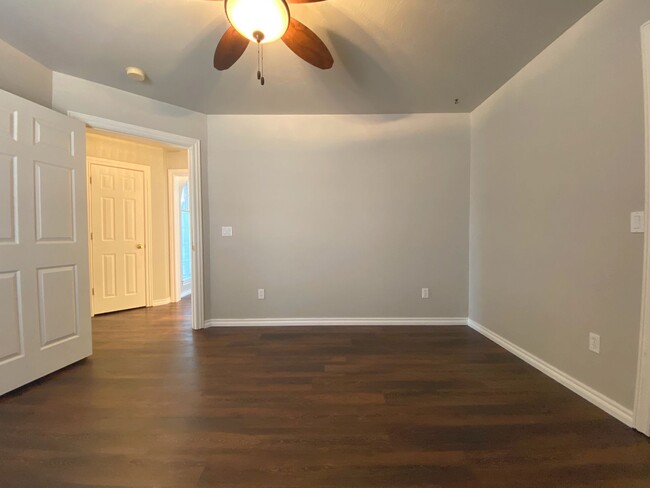 Building Photo - Absolute Dream in NW OKC!!
