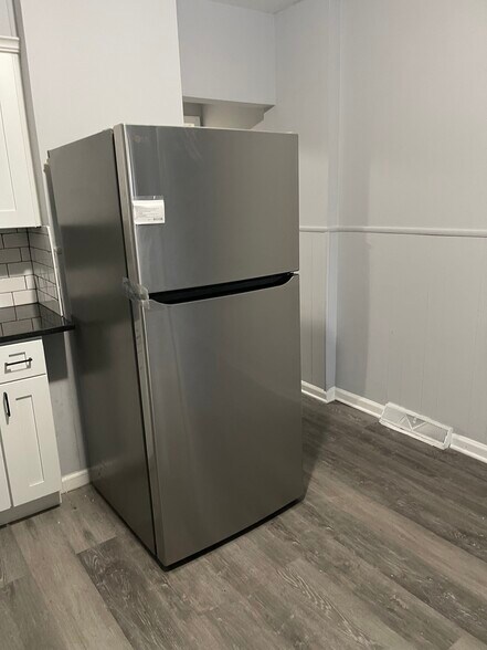 Building Photo - 517 Rev S Howard Woodson Jr Way