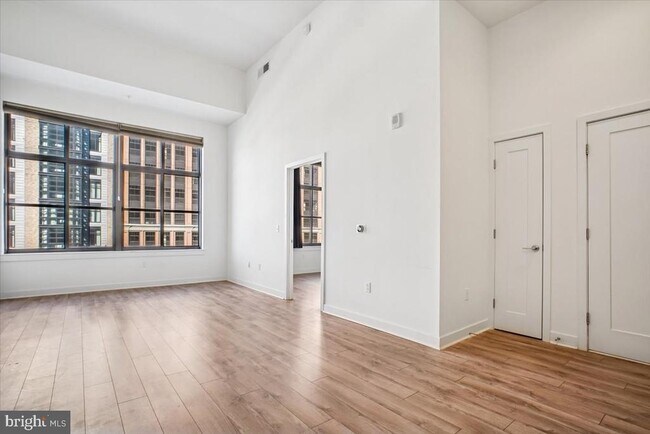 Building Photo - 460 New York Ave NW