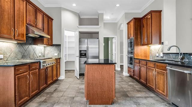 Building Photo - 2208 Barret Dr