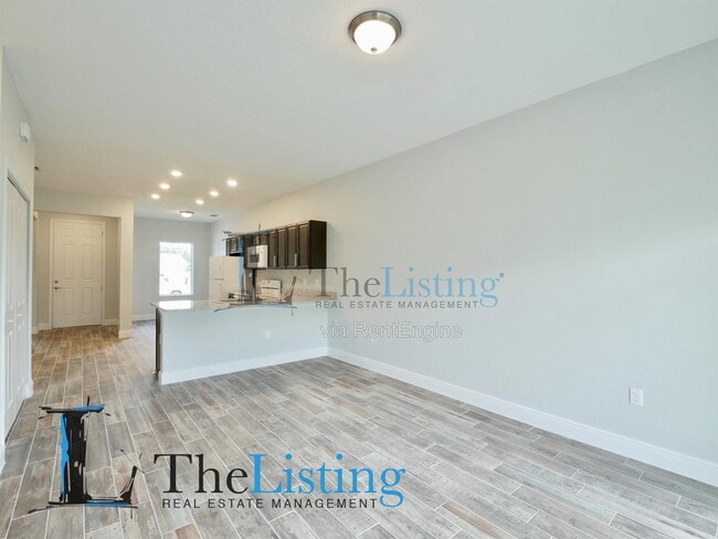 Building Photo - 406 Albatross Ct