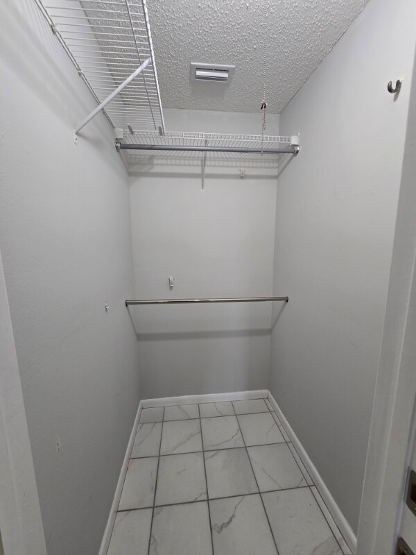 Building Photo - 843 Cambridge Ct