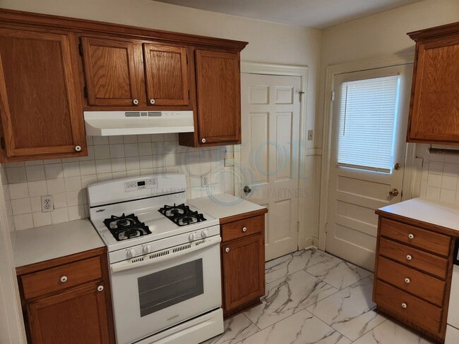 Building Photo - Great 3 Bedroom 1 Bathroom in Forest Heigh...