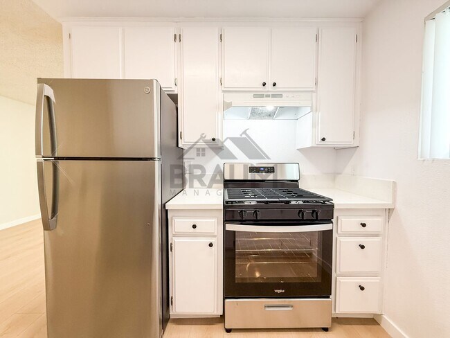 Building Photo - 11007 Hartsook St