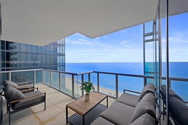 Building Photo - 17121 Collins Ave