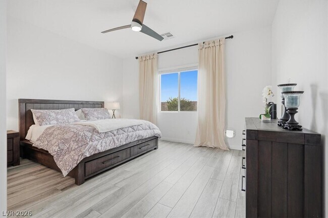 Building Photo - 246 Tallis Hills Ave