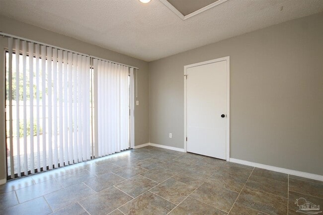 Building Photo - 416 Waycross Ave
