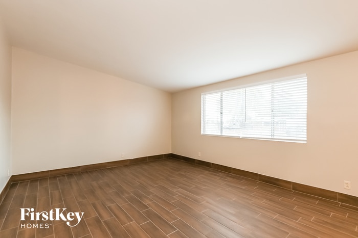 Building Photo - 8940 E Pine Valley Dr