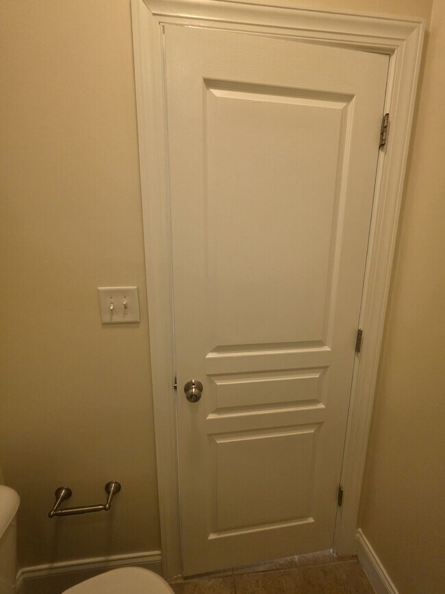 Building Photo - Spacious 4-Bedroom Home for Rent in Kings Grant Fayetteville – 15 Minutes from Fort Bragg