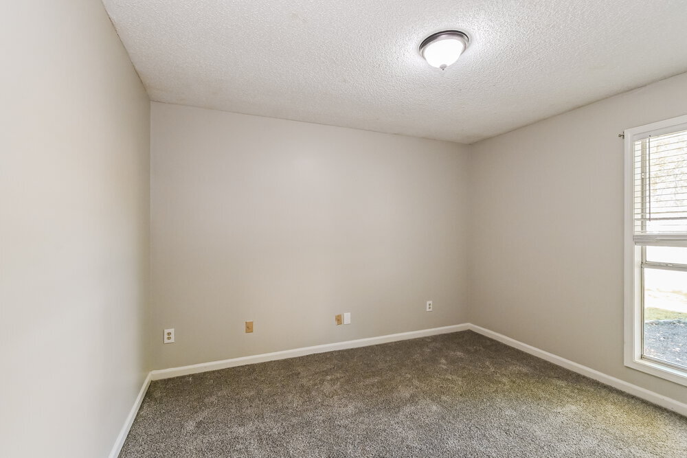 Building Photo - 4864 Barkshire Dr