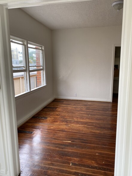 Original hardwood floors - 545 S Hobart Blvd