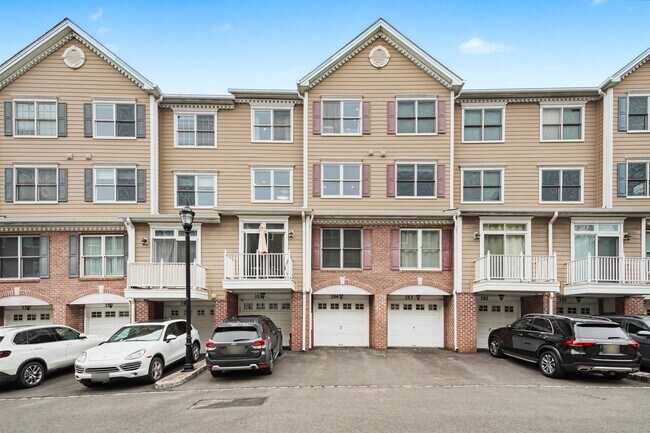 Building Photo - 354 Oswego Ct