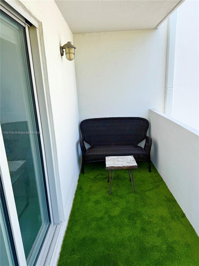 Building Photo - 240 Collins Ave