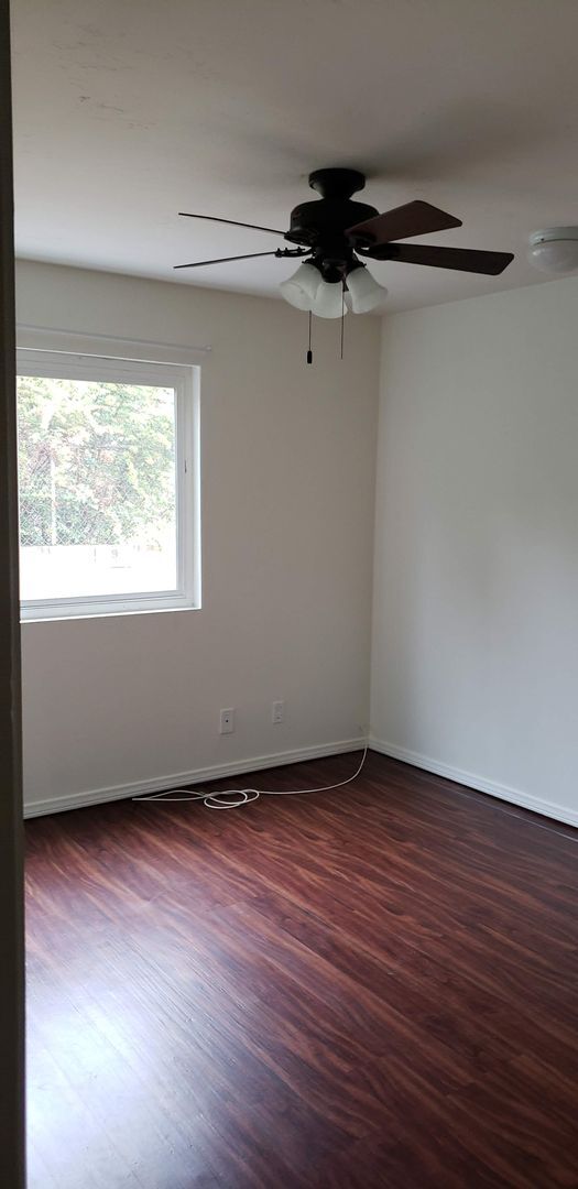 Building Photo - 3 Bed 2 Bath Townhouse in Lakeside
