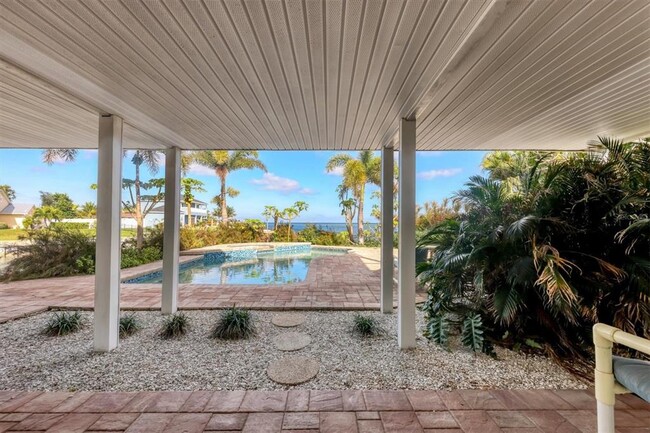 Building Photo - 3601 Coquina Key Dr SE