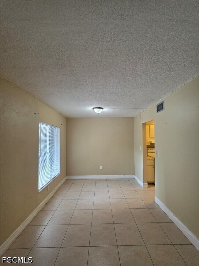 Building Photo - 1830 Maravilla Ave