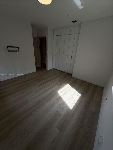 Building Photo - 675 NE 93rd St