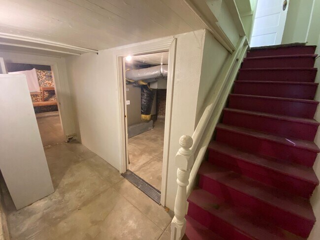 Building Photo - 2006003/85T