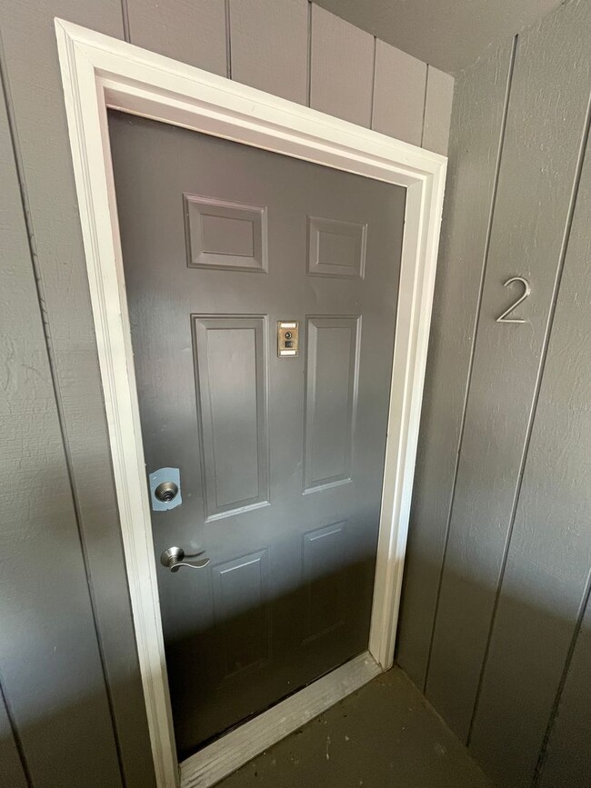 Building Photo - What the luxury of your OWN bathroom?