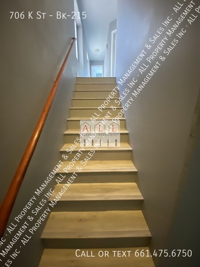Building Photo - 706 K St
