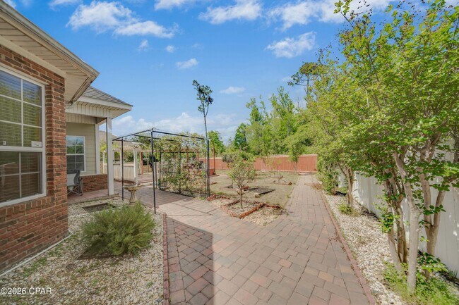 Building Photo - 303 Wood Trail