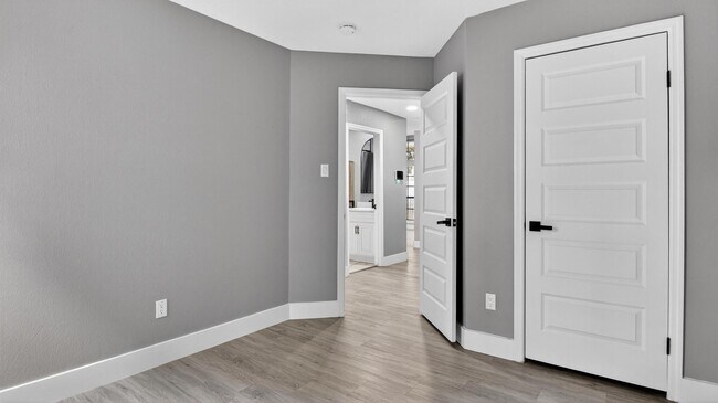 Building Photo - 4935 Otter Peak Dr