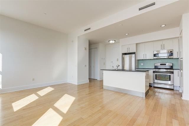 Building Photo - 4 BEACON Way