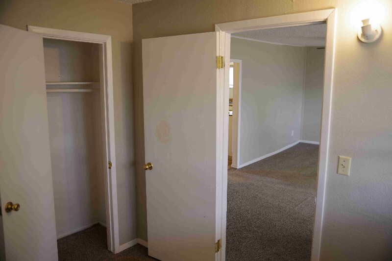 Building Photo - 306 N Palm St