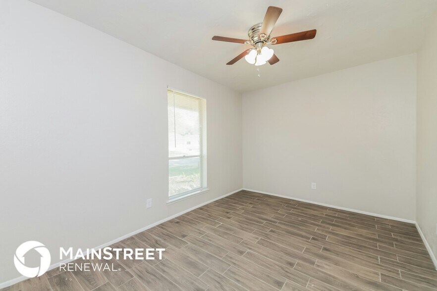 Building Photo - 1702 Marblehead Dr
