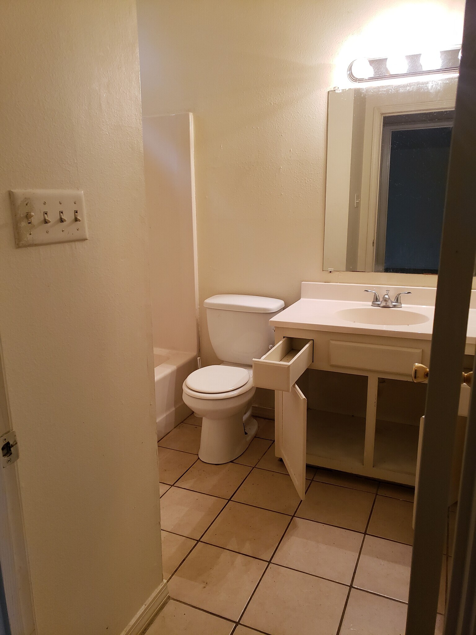 Building Photo - 8083 Bayou Fountain Ave