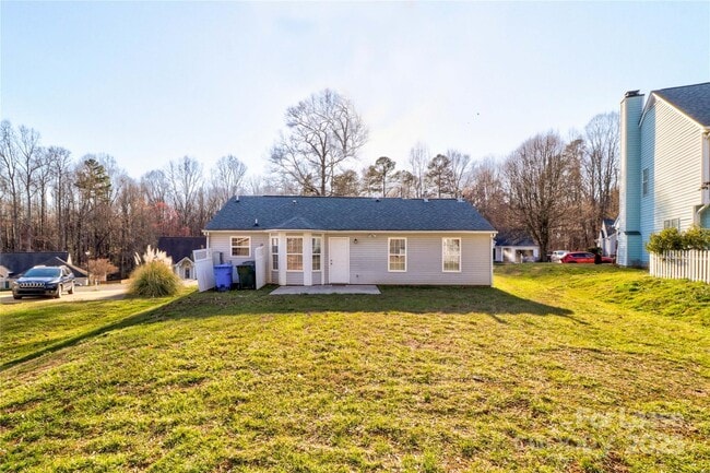 Building Photo - 771 Rebecca Jane Dr