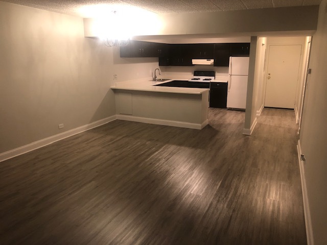 Primary Photo - 103 N Milwaukee Ave